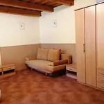 Flora Apartment *