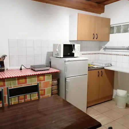 Flora Apartment
