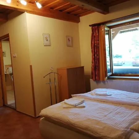 Flora Apartment *